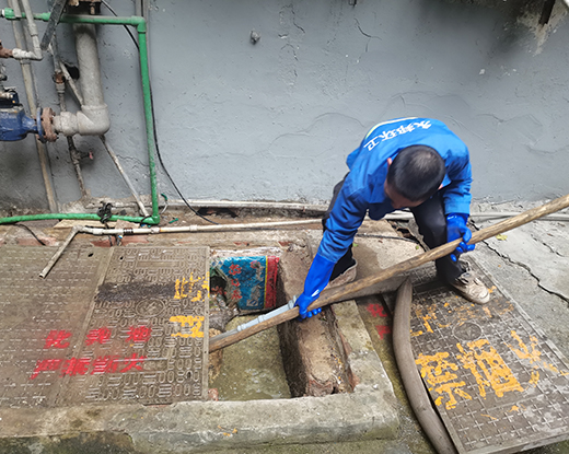 杨林街道清掏化粪池
